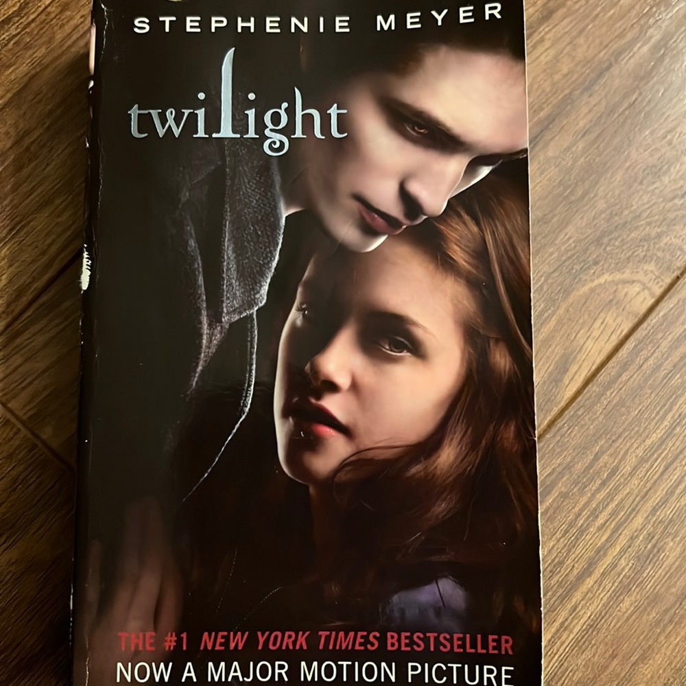 ⭐️ Twilight paperback book